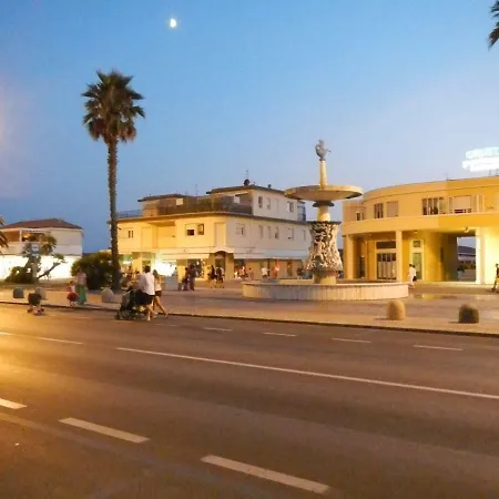 Attico Sulla Spiaggia Viareggio Exterior photo